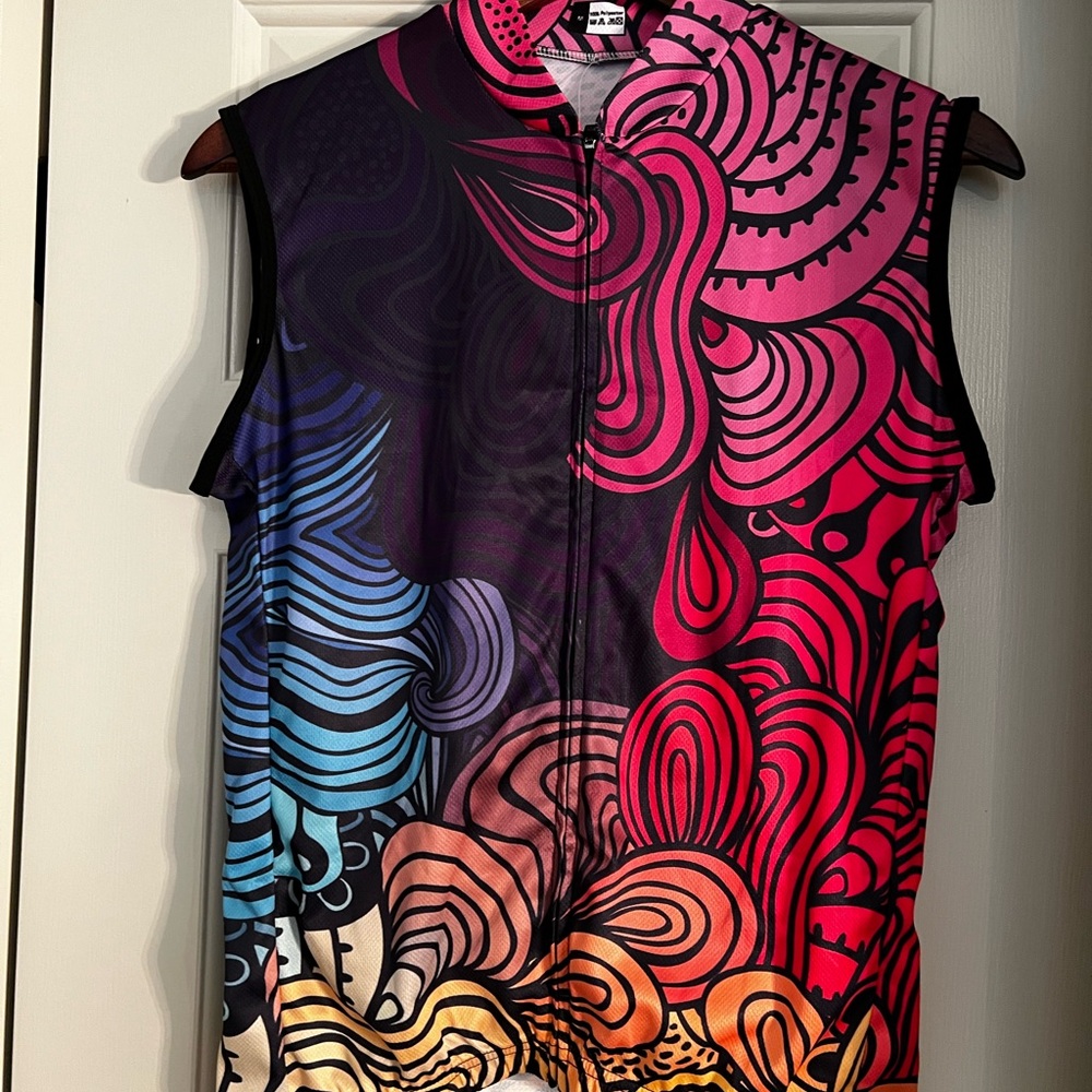 Gorgeous women's cycling jersey